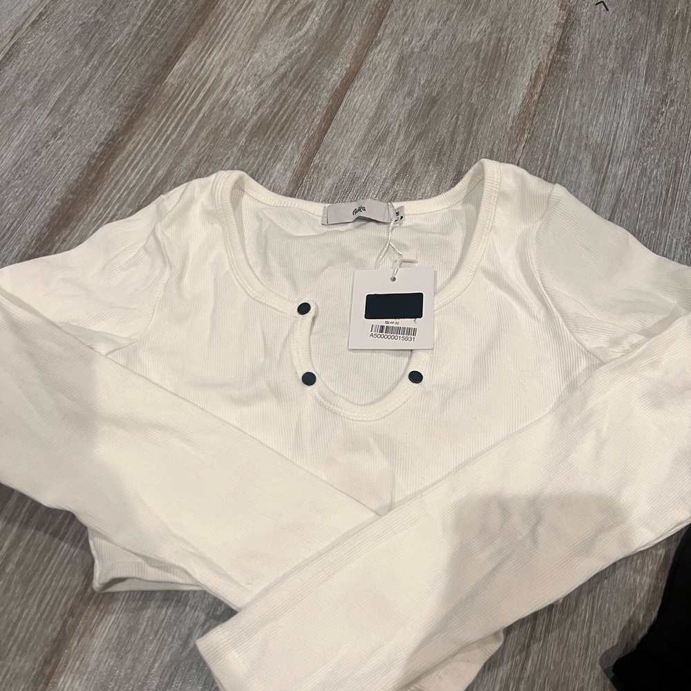 ADIKA TOP